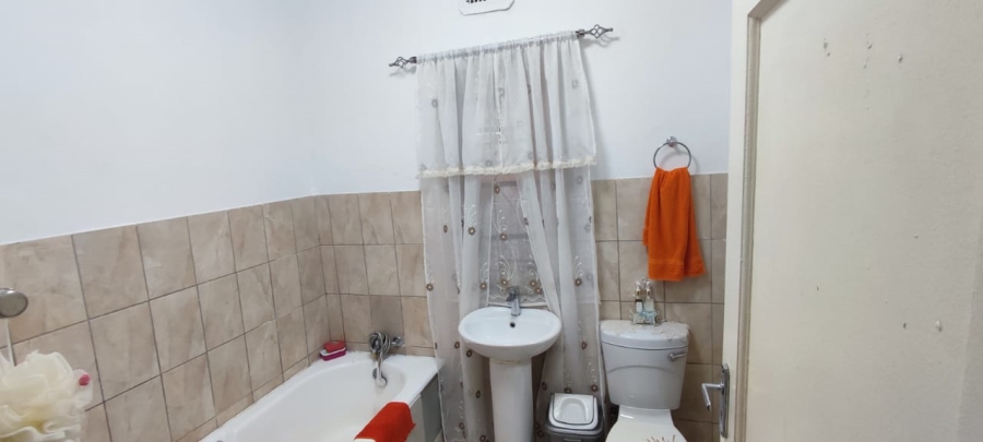 4 Bedroom Property for Sale in Oos Einde North West